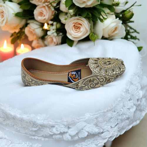 Gold Embroidered Bridal Khussa – Handcrafted