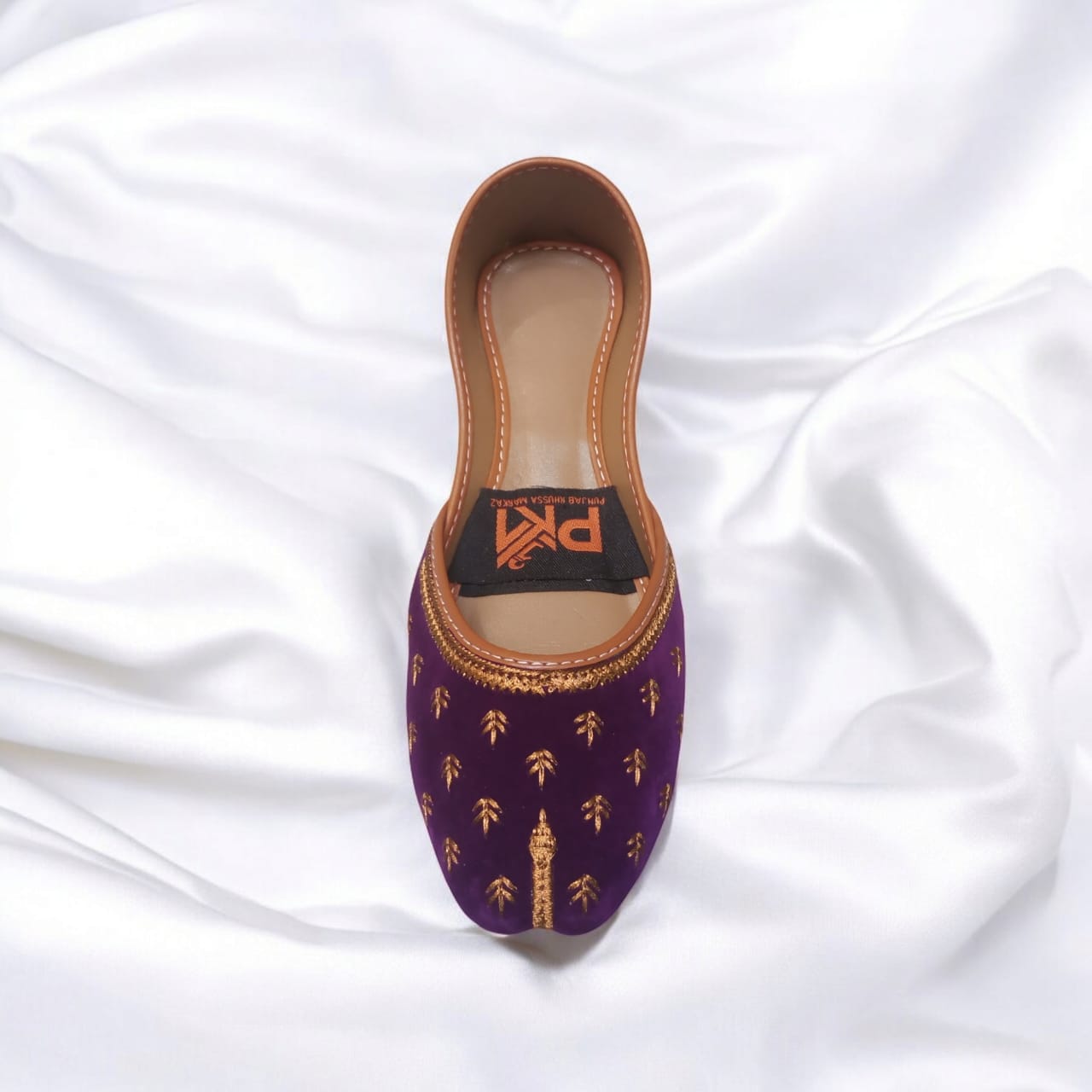Elegant Purple Handcrafted Punjabi Jutti with Golden Embroidery