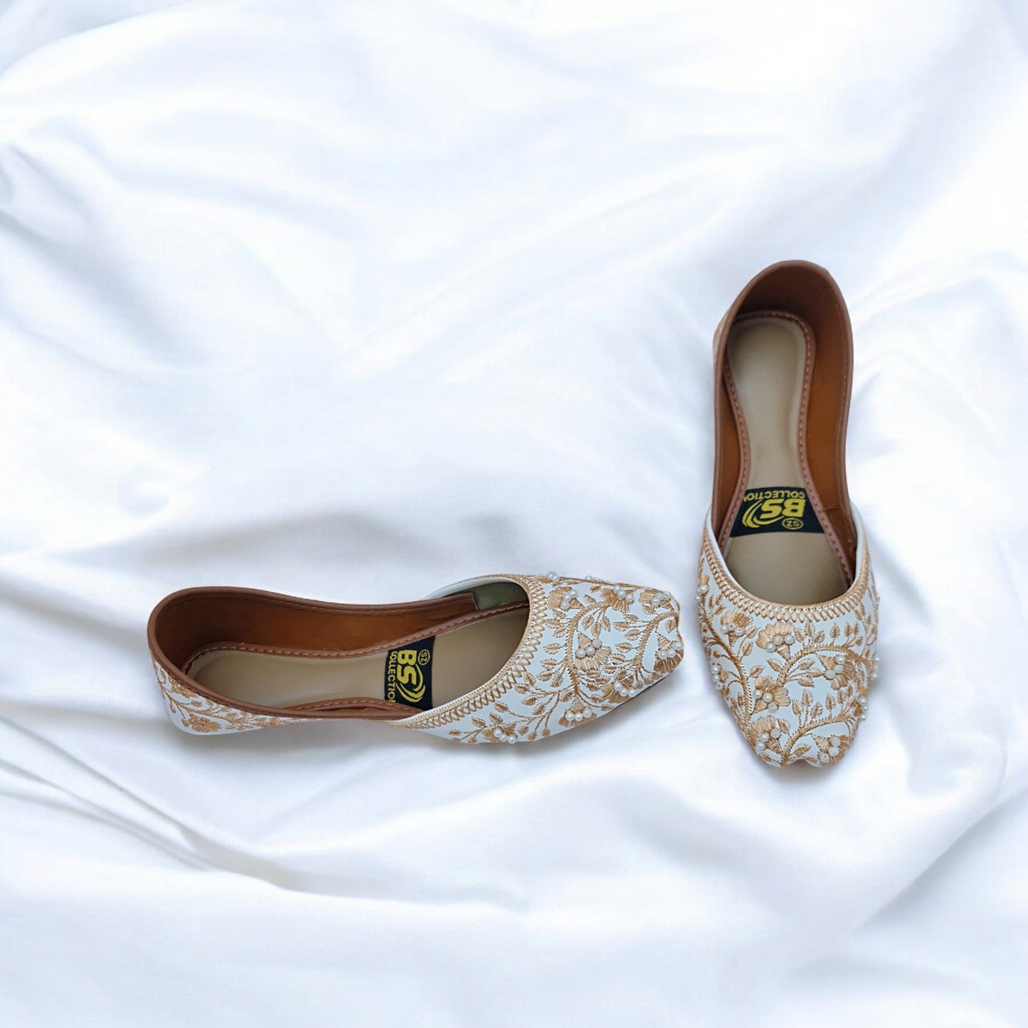 Bridal Embroidered Khussa – Ivory & Gold Handcrafted Traditional Flats