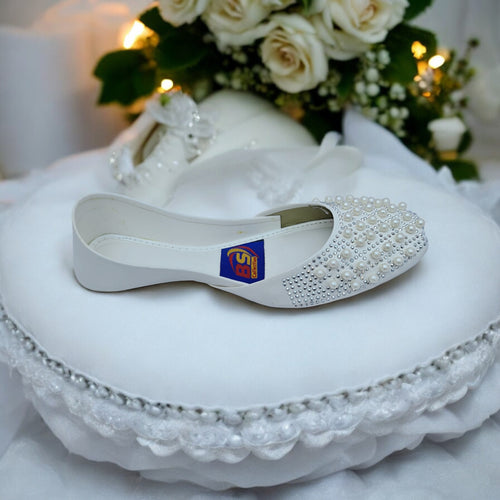 White Pearl Embellished Khussa – Handcrafted Bridal & Party Wear Flats