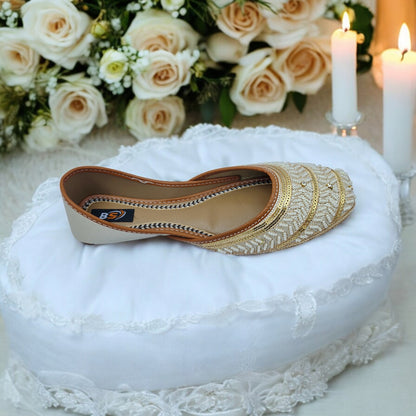 Elegant Handmade Golden Embroidered Khussa – Traditional Women’s Flat Shoes