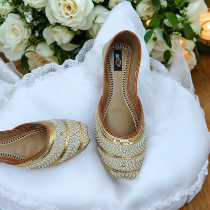 Elegant Handmade Golden Embroidered Khussa – Traditional Women’s Flat Shoes