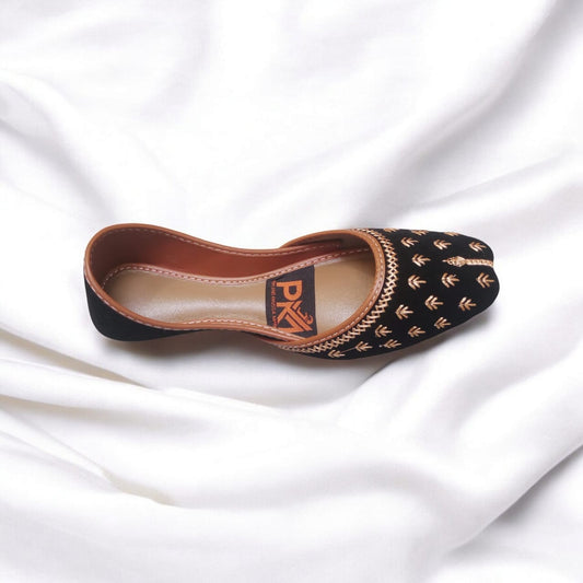 Elegant Black Handcrafted Punjabi Jutti with Golden Embroidery